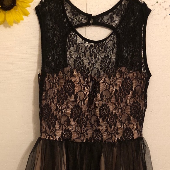 Black lace dress -small great for a dance. - Picture 7 of 8